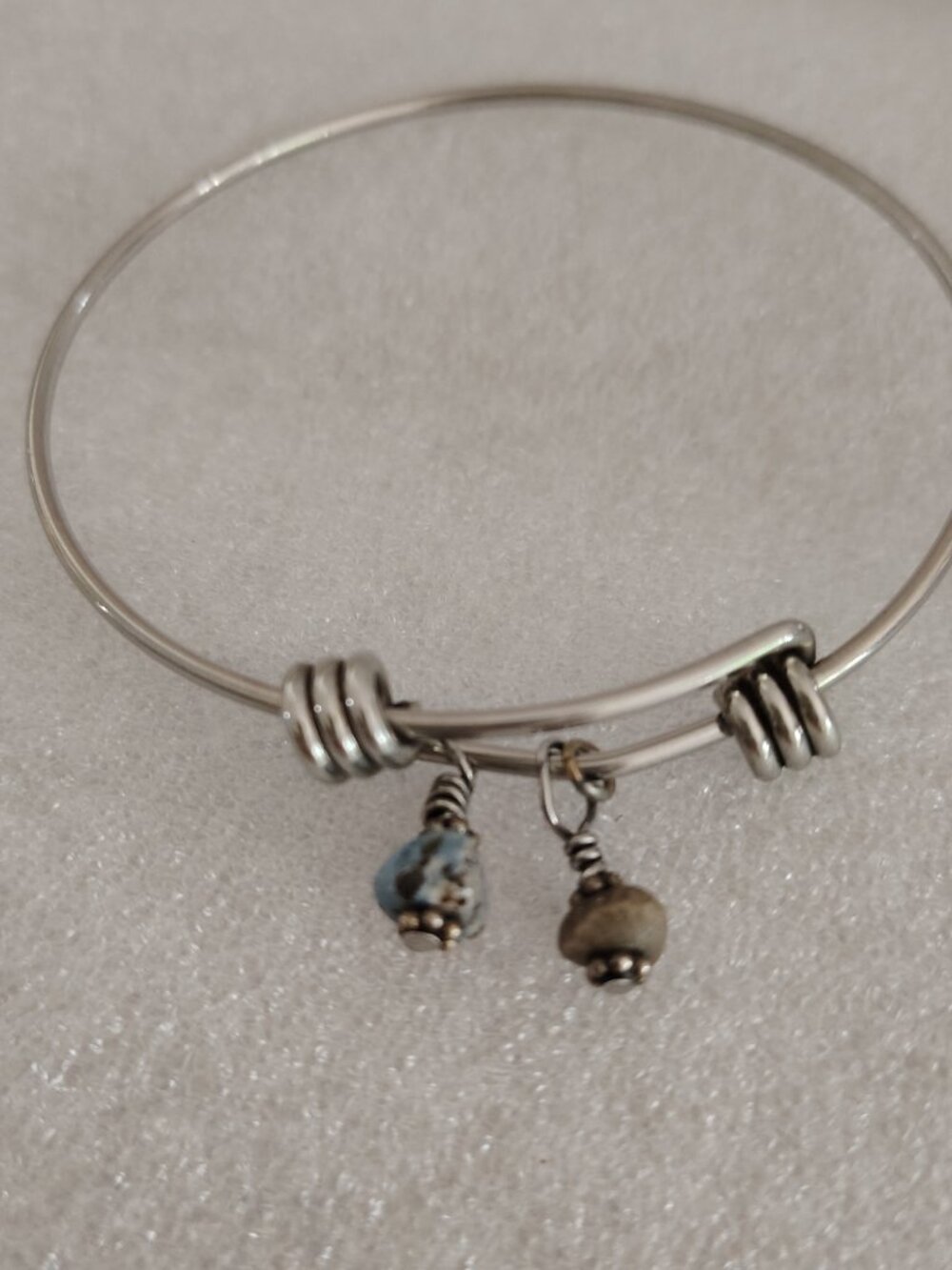 Bracelet Expandable Bangle with stones 559